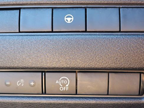 Used 2023 Nissan Rogue SV AWD/4WD image 41