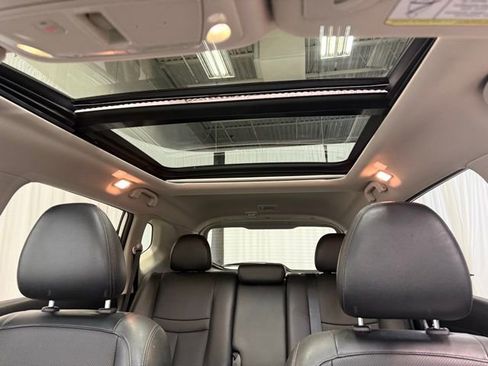 Used 2017 Nissan Rogue SL w/ SL Premium Package image 6