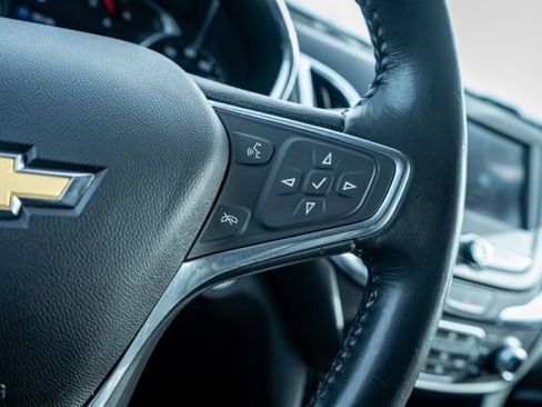 Used 2020 Chevrolet Equinox LT image 20