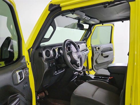 Used 2023 Jeep Wrangler Unlimited Sport AWD/4WD image 10