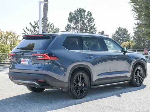 Used 2025 Toyota Grand Highlander FWD image 9