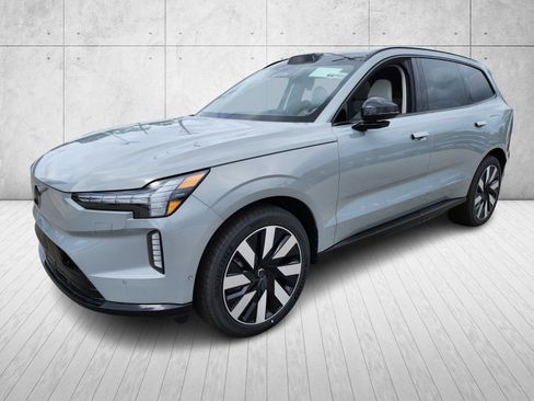 New 2025 Volvo EX90 Ultra image 3