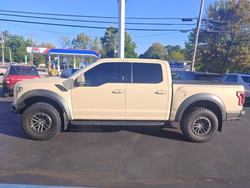 Used 2018 Ford F150 Raptor w/ Equipment Group 802A Luxury image 1