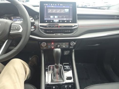 Certified 2025 Jeep Compass Trailhawk w/ Trailhawk Convenience Group image 24