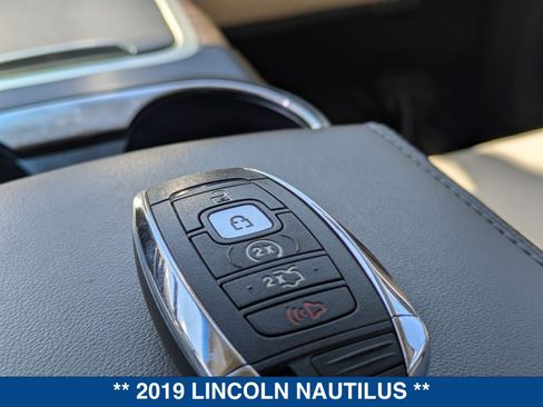 Used 2019 Lincoln Nautilus Select w/ Class II Trailer Tow Package FWD image 36