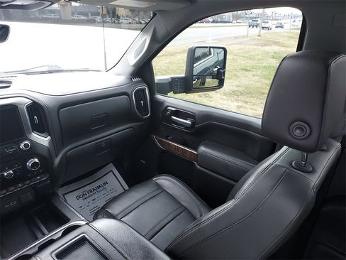 Used 2020 GMC Sierra 3500 Denali w/ Denali Ultimate Package image 11