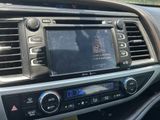 Used 2015 Toyota Highlander XLE image 4