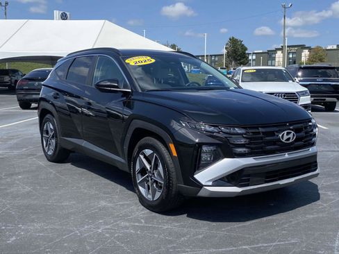 Used 2025 Hyundai Tucson SEL FWD image 1