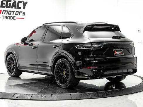 Used 2021 Porsche Cayenne GTS w/ Premium Package Plus AWD/4WD image 12