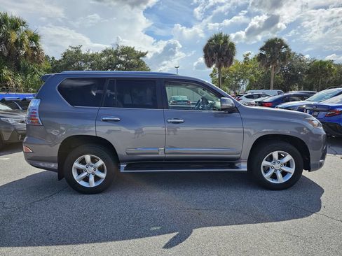 Used 2017 Lexus GX 460 w/ Navigation Package AWD/4WD image 2