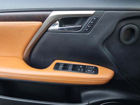 Certified 2022 Lexus RX 350 FWD w/ Premium Package image 12