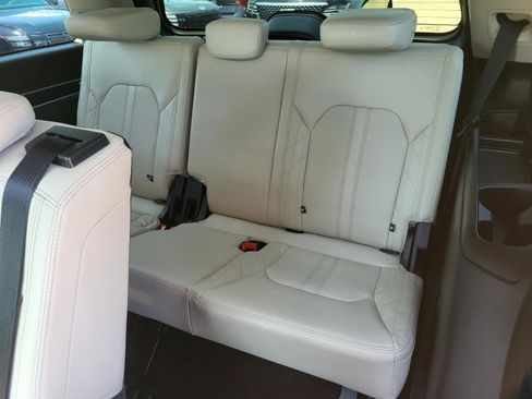 Used 2020 Ford Expedition Platinum AWD/4WD image 16