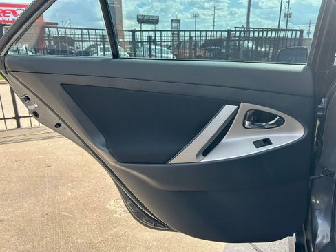 Used 2007 Toyota Camry SE image 18