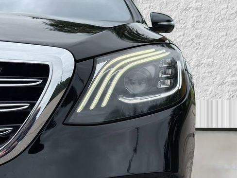 Used 2018 Mercedes-Benz S 560 4MATIC Sedan image 9