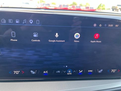 Used 2026 Chevrolet Traverse LT w/ Driver Confidence Package FWD image 36