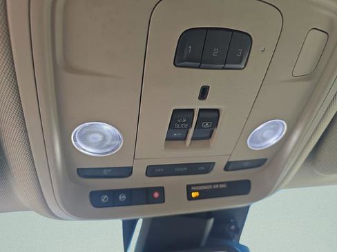 Used 2013 Cadillac XTS Premium FWD image 21