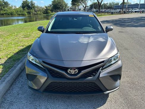Used 2018 Toyota Camry SE w/ Convenience Package FWD image 9