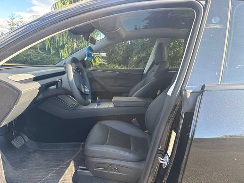Used 2026 Tesla Model Y Long Range RWD image 4
