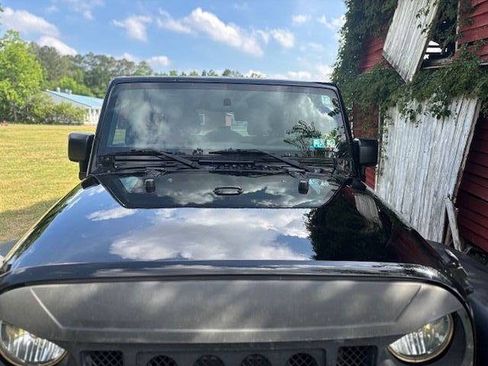Used 2017 Jeep Wrangler Unlimited Sport AWD/4WD image 7