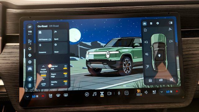 Used 2023 Rivian R1S Adventure Quad AWD/4WD image 70