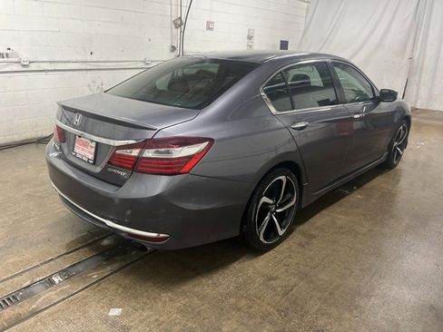 Used 2016 Honda Accord Sport image 4