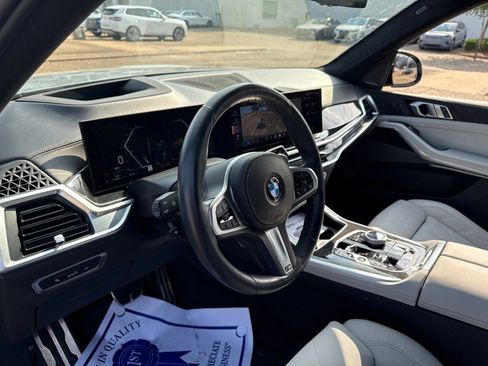 Used 2024 BMW X7 xDrive40i w/ Executive Package AWD/4WD image 14