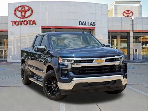 Used 2022 Chevrolet Silverado 1500 LT RWD image 1
