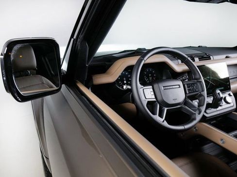 New 2026 Land Rover Defender 110 X-Dynamic SE image 25