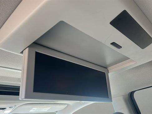 Used 2012 Toyota Sienna XLE w/ Entertainment Pkg image 23