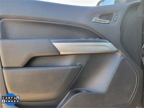 Used 2022 Chevrolet Colorado LT w/ LT Convenience Package image 16