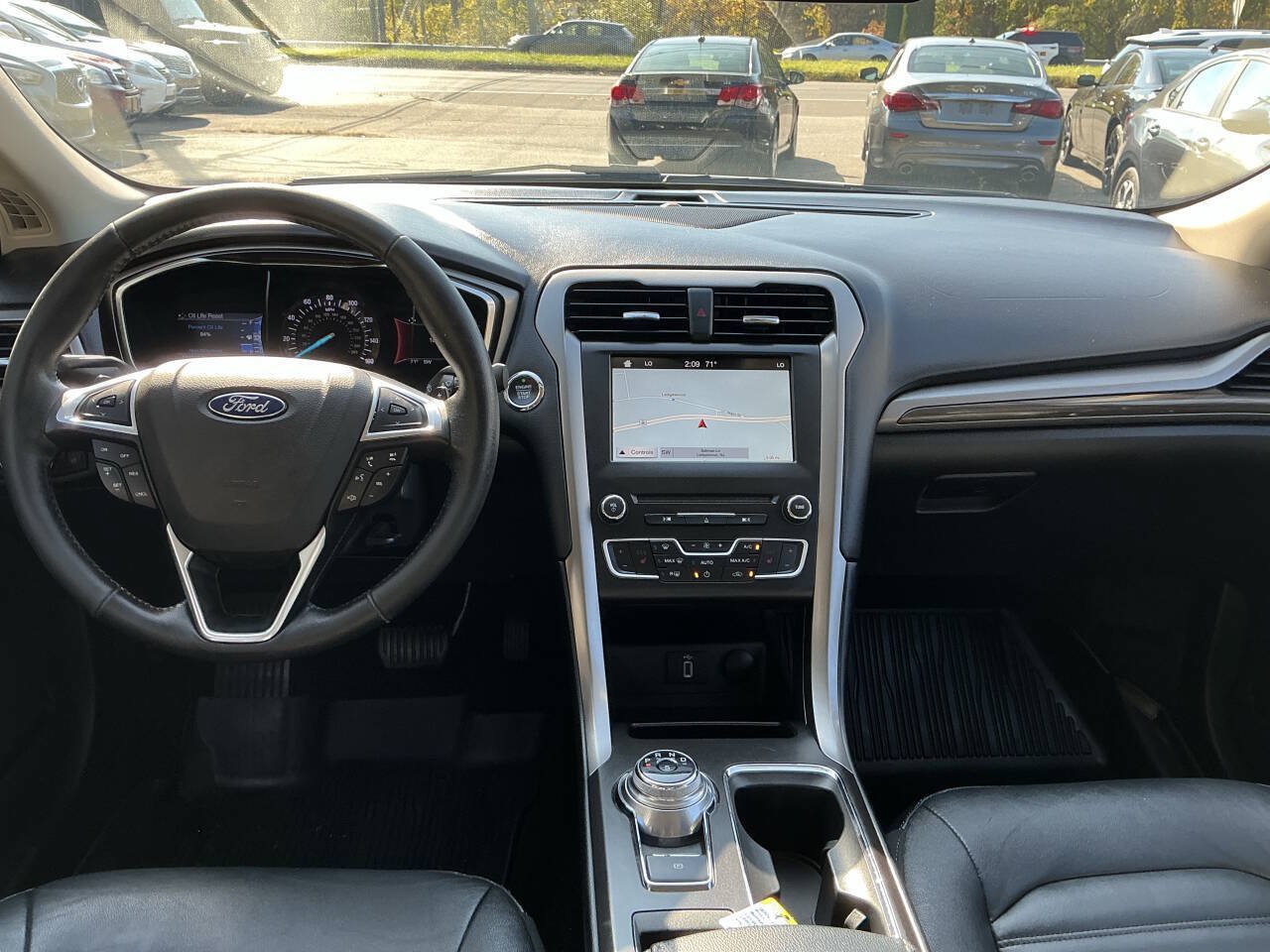 Used 2017 Ford Fusion SE w/ Fusion SE Technology Package FWD image 23