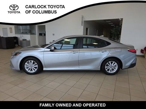 Used 2025 Toyota Camry LE FWD image 3