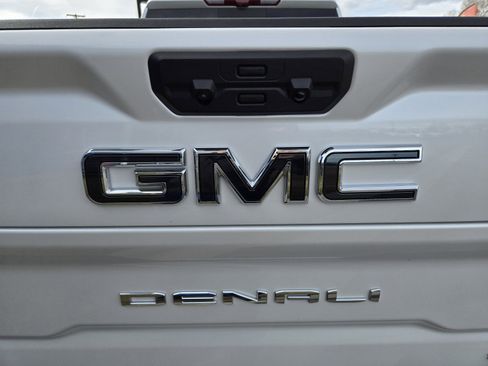 Used 2024 GMC Sierra 2500 Denali Ultimate image 45