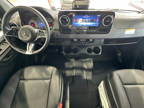New 2025 Mercedes-Benz Sprinter 2500 image 12