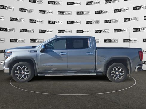 Used 2024 GMC Sierra 1500 SLT w/ SLT Premium Package image 3