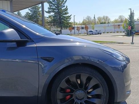 Used 2022 Tesla Model Y Performance AWD/4WD image 12
