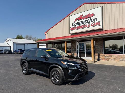 Used 2024 Nissan Rogue S image 1