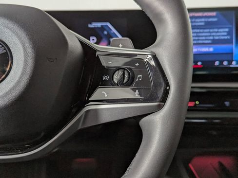 Used 2025 BMW 530i xDrive image 31