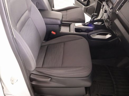 Used 2022 Nissan Frontier SV image 13