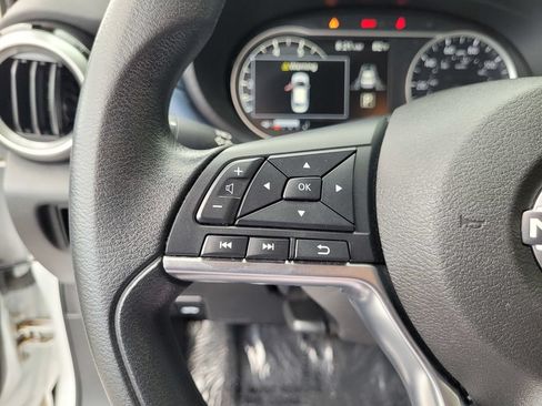 Used 2025 Nissan Versa SV FWD image 22