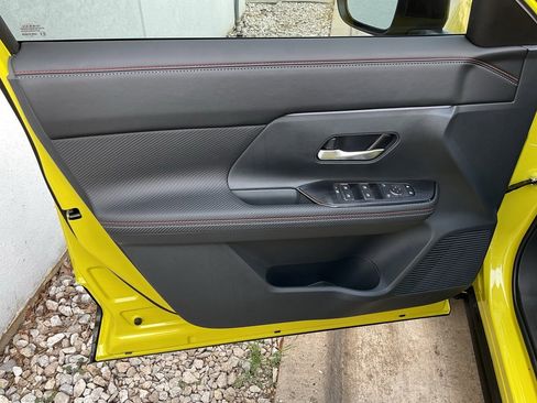 New 2026 Nissan Kicks SR image 12