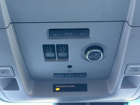 Used 2018 Chevrolet Tahoe LT image 43