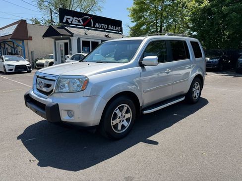 Used 2011 Honda Pilot Touring image 1