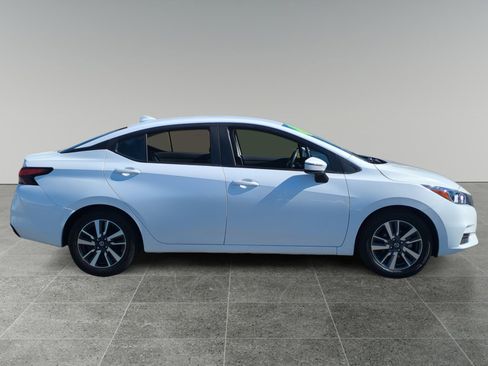 Used 2021 Nissan Versa SV image 6