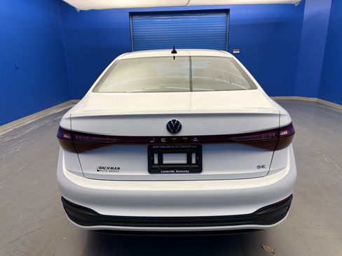 Certified 2025 Volkswagen Jetta SE w/ Black Wheel Package image 6