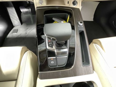 Used 2024 Audi Q5 2.0T Premium image 31