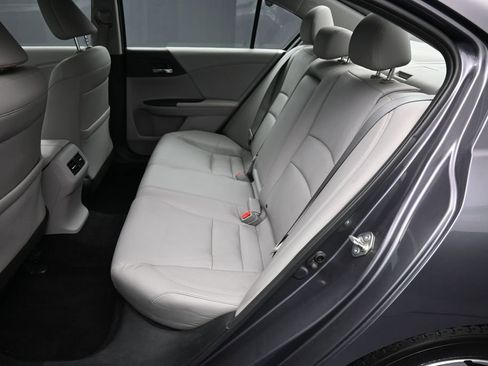 Certified 2017 Honda Accord EX-L image 21