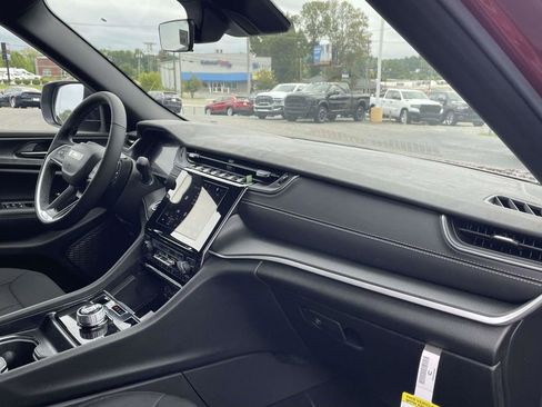 New 2025 Jeep Grand Cherokee L Laredo w/ Luxury Tech Group I image 14