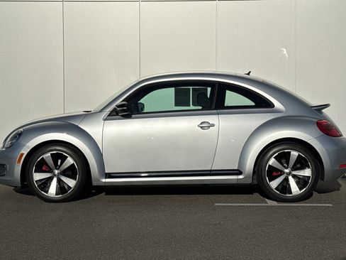 Used 2013 Volkswagen Beetle 2.0T image 2