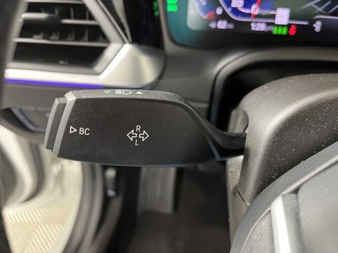 Used 2020 BMW 330i xDrive Sedan w/ Driving Assistance Package image 23